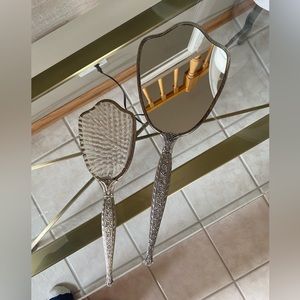 3/$15.00 Vintage 2 piece Ornate Silver-Plated Set! Gorgeous!🎀🎀🎀🎀🎀🎀🎀